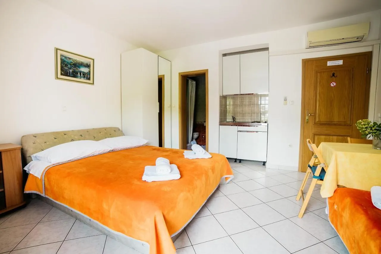 Studio Selce 5206E Apartment